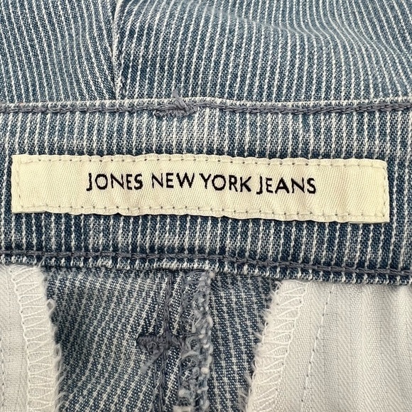 Jones New York Blue Striped Denim Trouser Shorts Size 6 Women’s - Picture 2 of 6